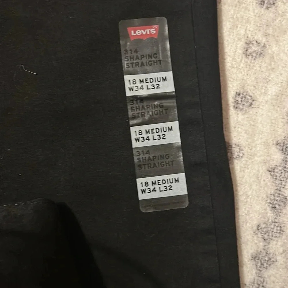 Levi's Women's 314 Shaping Straight Jeans 18 Medium NWT 34x32 - Picture 3 of 8